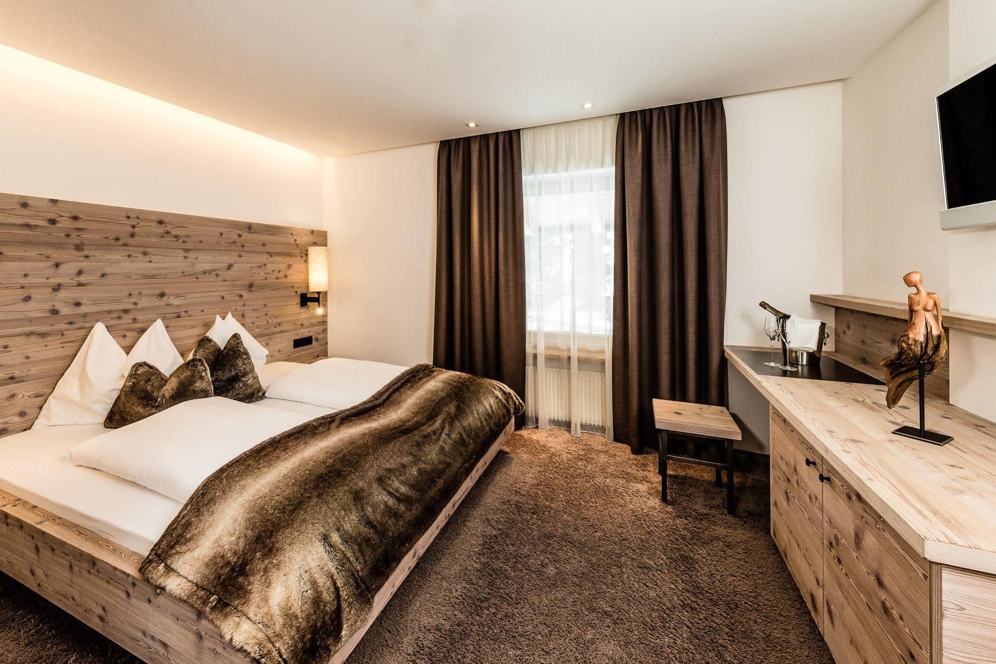 Arthotel Anterleghes - Gardenahotels Selva di Val Gardena Luaran gambar